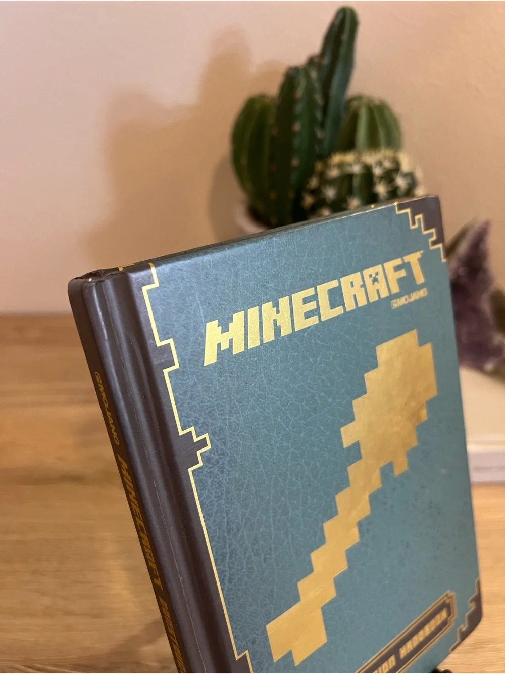 Minecraft Construction Handbook Hardcover 2014 Mojang Official Guide Book